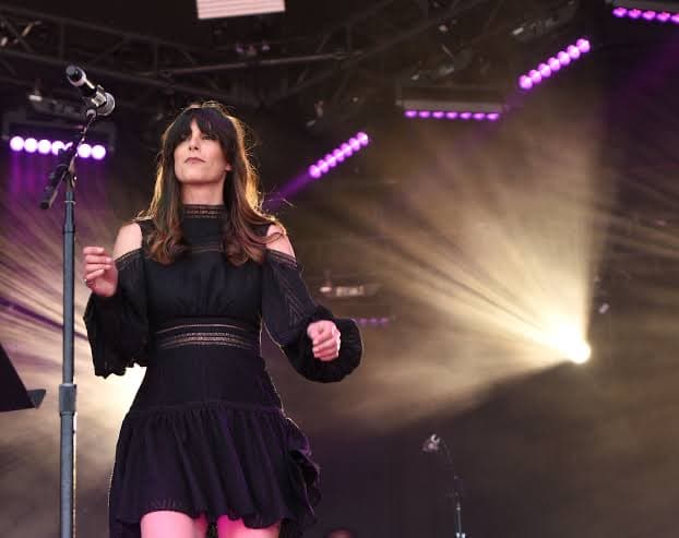 Nicki Bluhm performing